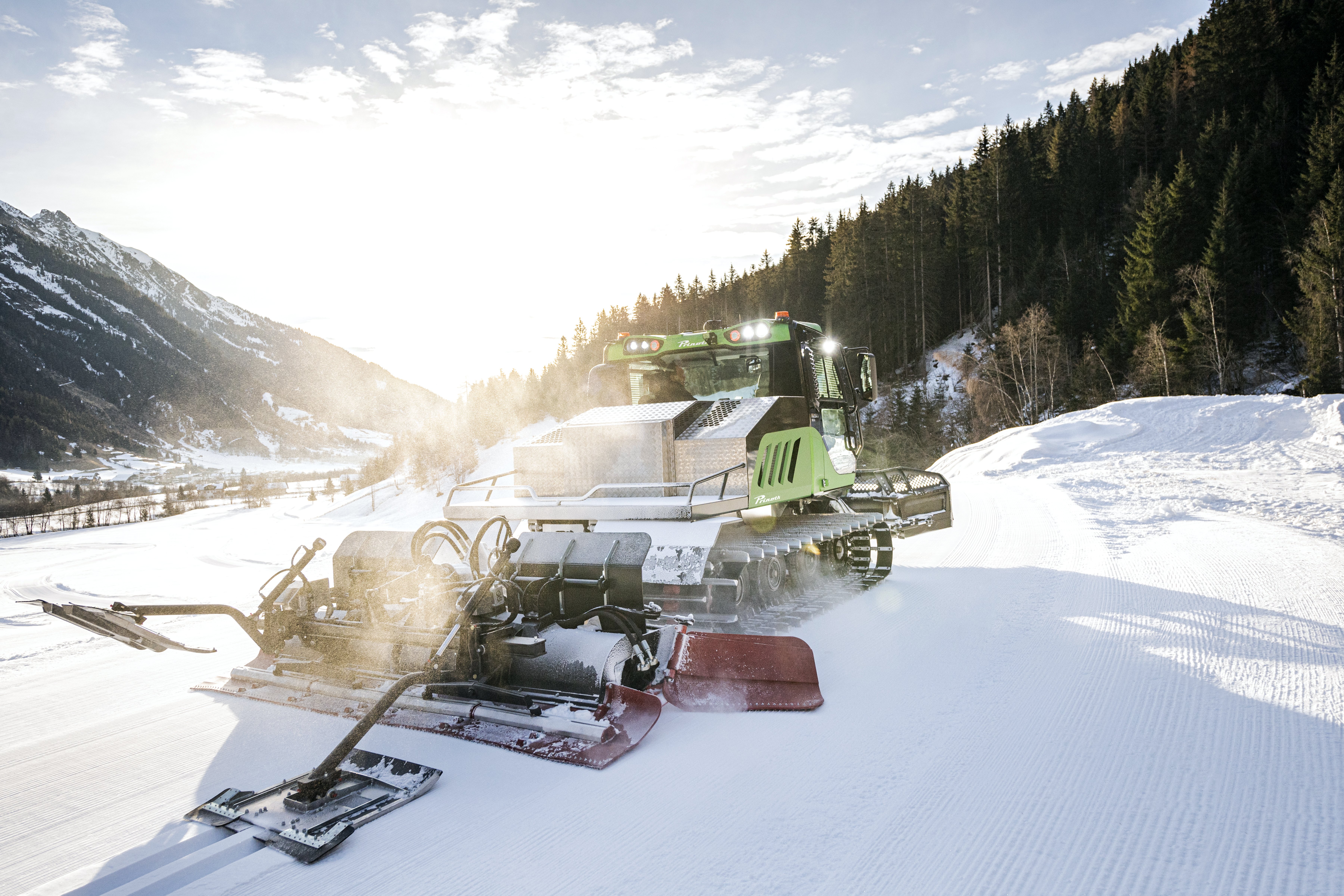 The Husky E-Motion – The future of track and trail grooming The Husky E-Motion – The future of track and trail grooming